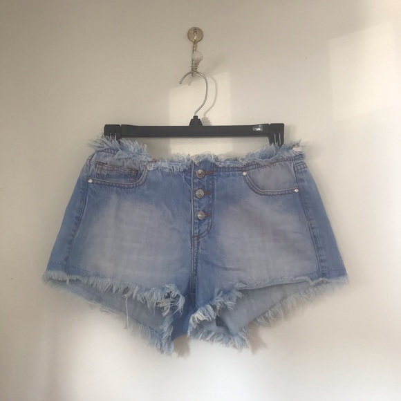 Vintage GUESS Jean Shorts - Picture 2 of 15
